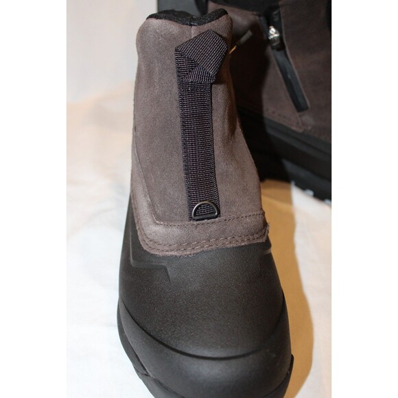The North Face Chilkat V Lace Up Waterproof Boots Gray Black Men 7 Women 8 NIB